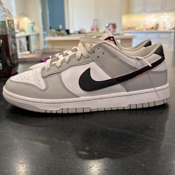 Sz 9 nike low dunk SB lotto grey and black with red scratch off - Picture 2 of 4